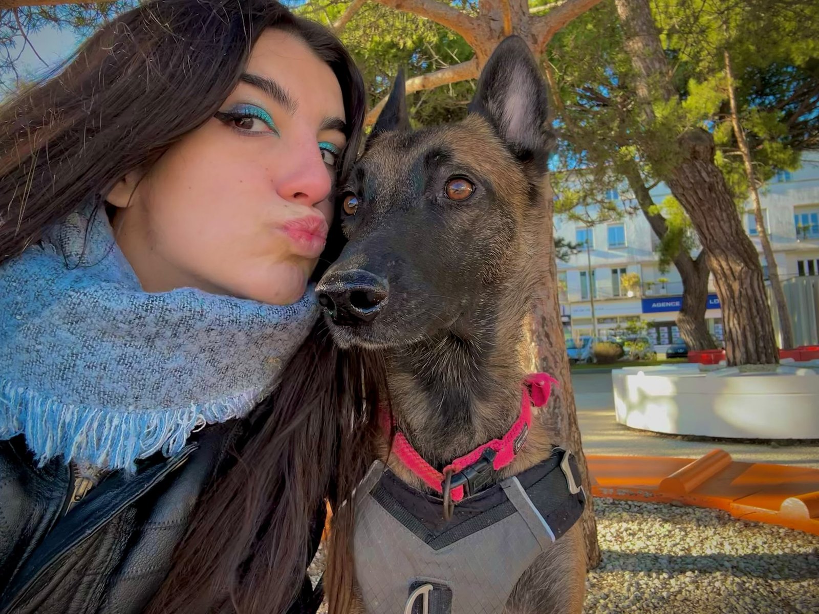 Oriane et Ava, joue contre joue